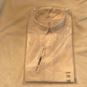 New IZOD dress shirt  16 32/33. Regular fit